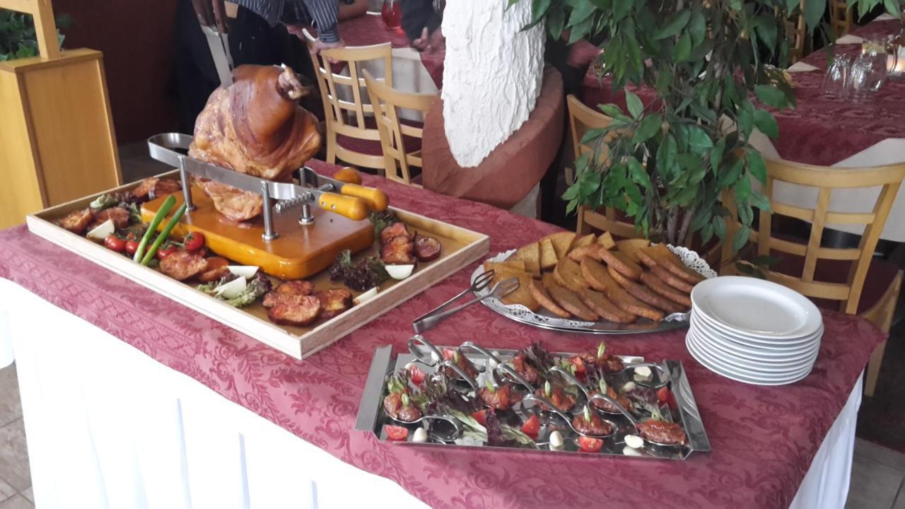 Penzion Fantasy - Restaurant Lipník nad Bečou Exteriér fotografie